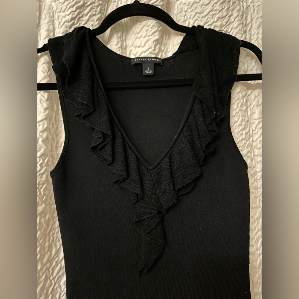 Banana Republic Ruffle Blouse - Picture 2 of 3